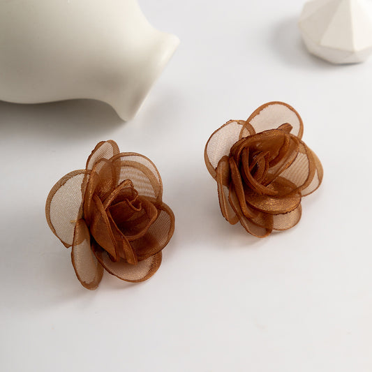 Mesh rose studs